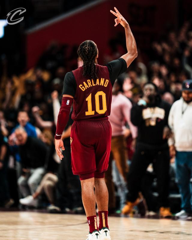 开云体育下载-八连胜开局追平队史纪录！谁能阻挡骑士一路高歌？