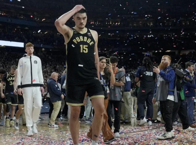 1712653832267028218.png kaiyun体育-周志豪空砍37分失冠 黄皮肤中锋能否再次征服NBA?