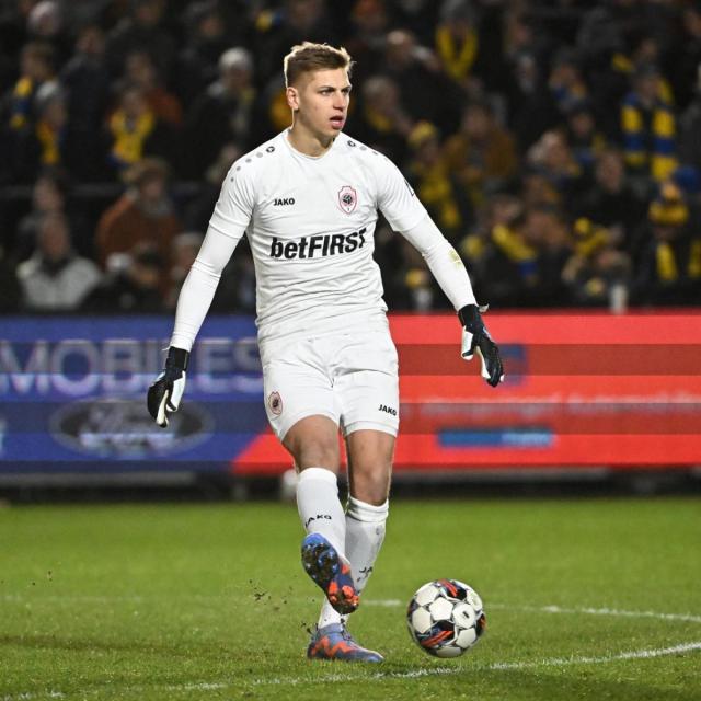 kaiyun-迈尼昂上位一门在即，法国新国门竞争者来自比甲？